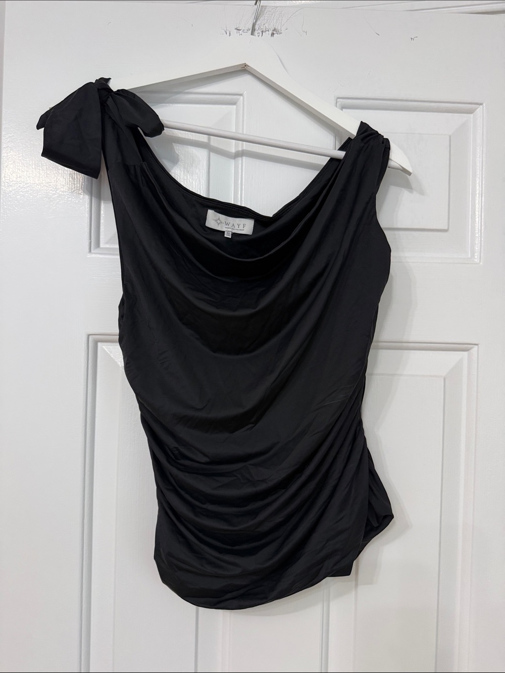 Wayf Black One-Shoulder Drape Tie Camisole